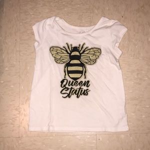 Gold glittery queen status T-shirt